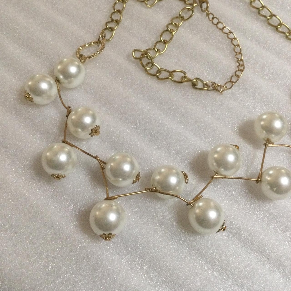 Faux Pearl Zig Zag Necklace